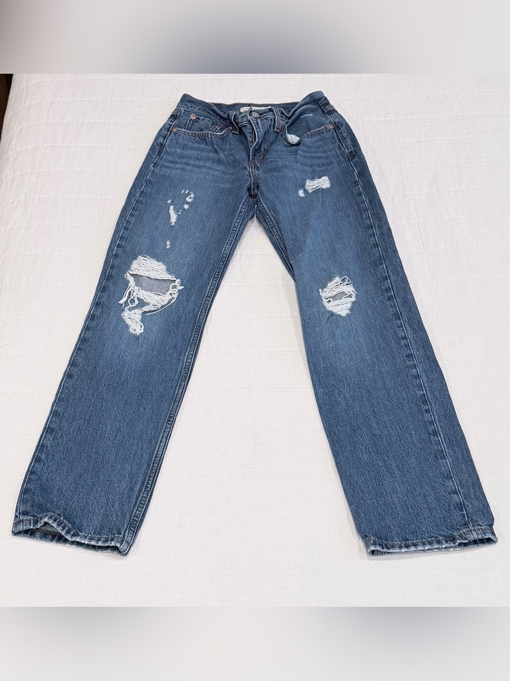 Levi’s Low Pro Straight Medium Wash Distressed Jeans Relaxed Fit W24